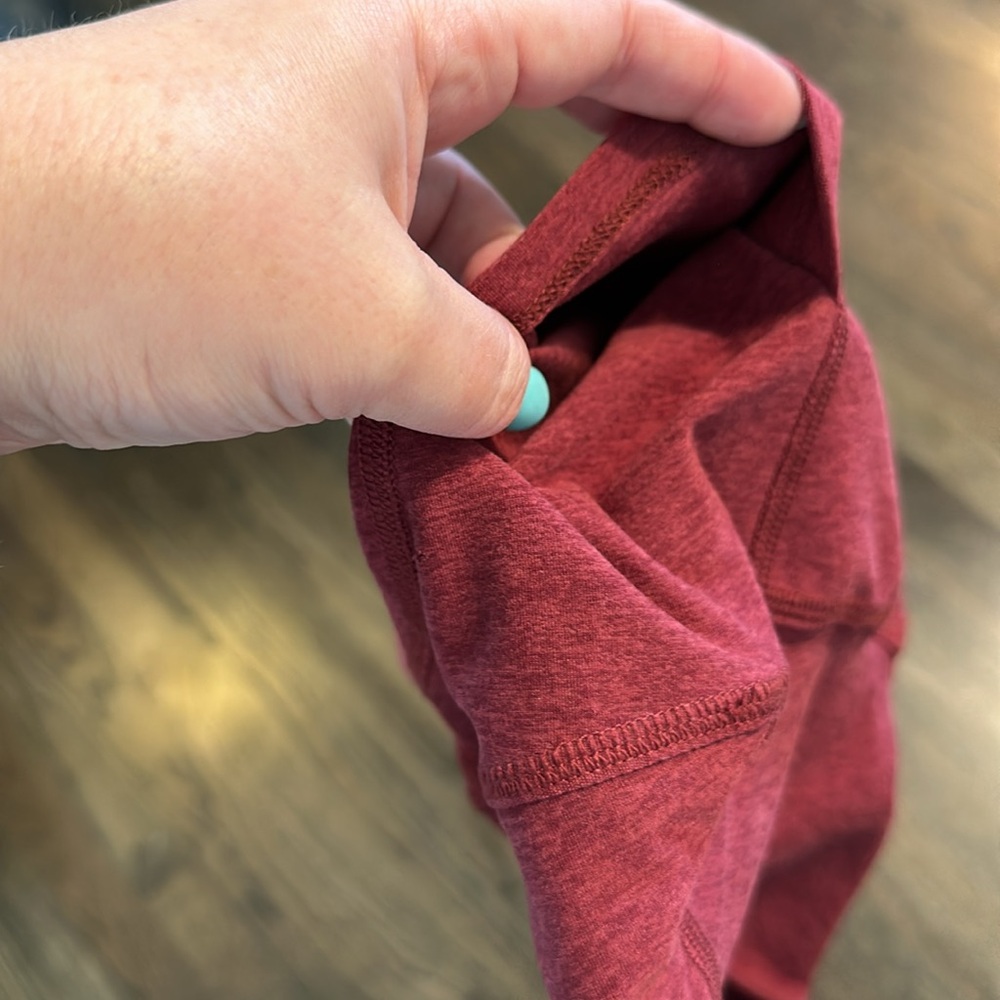 Beyond Yoga Space Dye Biker Shorts Burgundy XS EUC Side Pockets - Picture 6 of 7